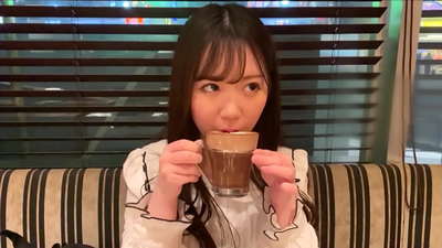 Ze is een vriendin die tot dezelfde club behoorde op de universiteit.En ze is het meest aantrekkelijke meisje in de club.Dit is een Japanse sexy sfeer.